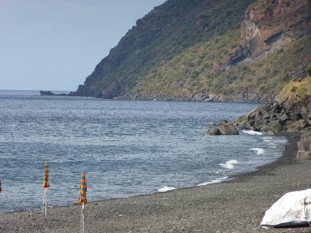 Villa Ginestra Sulla Spiaggia Di Stromboli Pokoj fotografie